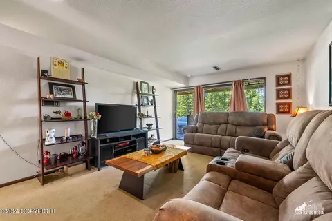 Living - 5040 E 98th Ave, Anchorage, AK 99507 photo 6 of 7