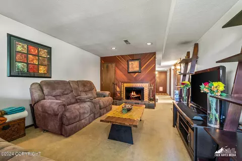 Living - 5040 E 98th Ave, Anchorage, AK 99507 photo 7 of 7