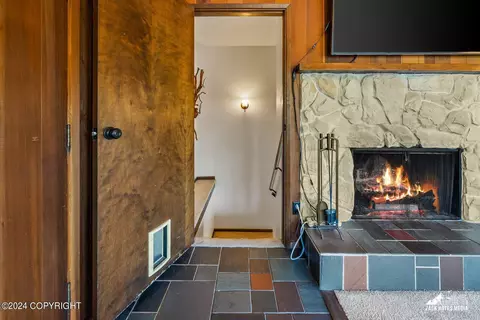 Entry Way - 5040 E 98th Ave, Anchorage, AK 99507 photo 2 of 3