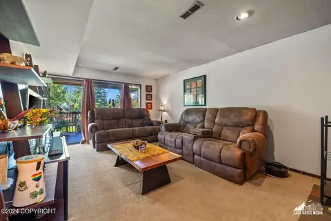Living - 5040 E 98th Ave, Anchorage, AK 99507 photo 5 of 7