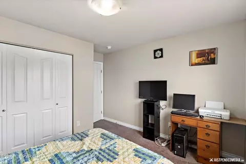 Bedroom - 3285 Morgan Loop, Anchorage, AK 99516 photo 3 of 6