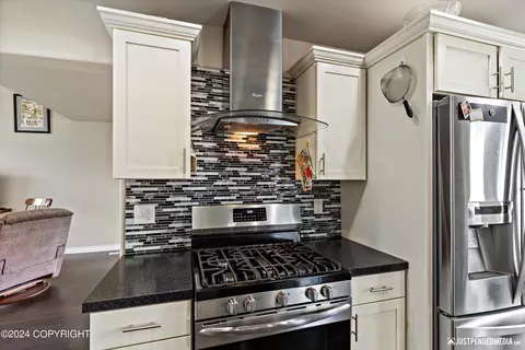 Kitchen - 3285 Morgan Loop, Anchorage, AK 99516 photo 5 of 6