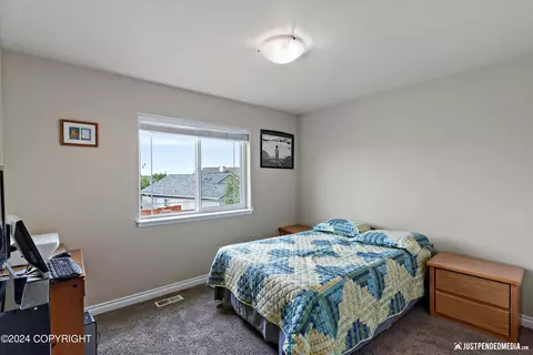 Bedroom - 3285 Morgan Loop, Anchorage, AK 99516 photo 4 of 6