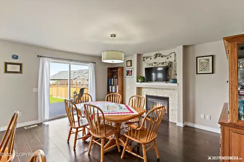 Dining - 3285 Morgan Loop, Anchorage, AK 99516 photo 1 of 2