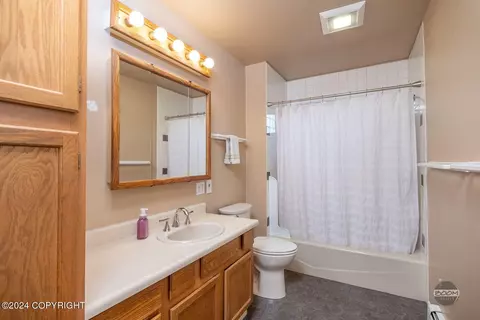 Bath - 1227 E 27th Ave, Anchorage, AK 99508 photo 2 of 3