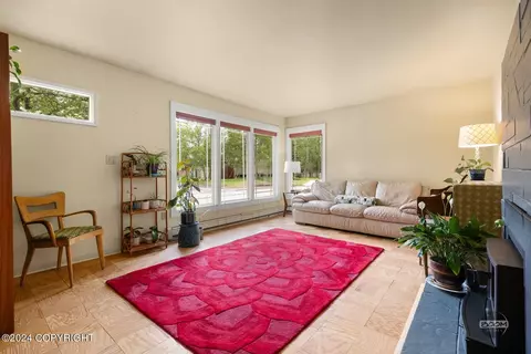 Living - 1227 E 27th Ave, Anchorage, AK 99508 photo 3 of 5