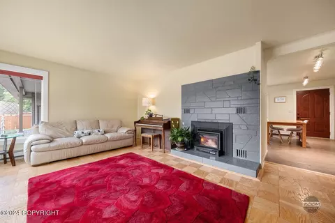 Living - 1227 E 27th Ave, Anchorage, AK 99508 photo 4 of 5
