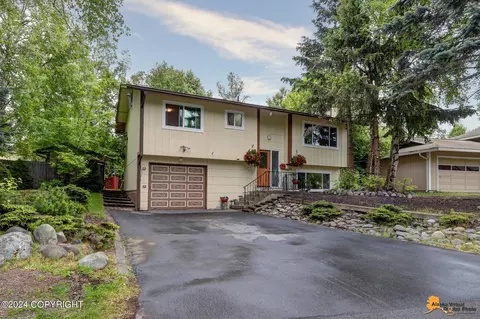 3440 Kachemak Cir, Anchorage, AK 99515