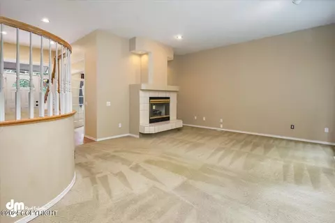 Living - 4822 Hunter Dr, Anchorage, AK 99502 photo 4 of 10