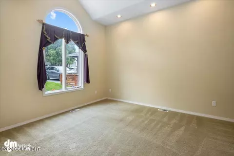 Living - 4822 Hunter Dr, Anchorage, AK 99502 photo 7 of 10