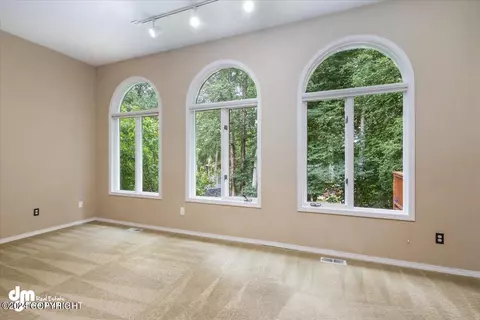 Living - 4822 Hunter Dr, Anchorage, AK 99502 photo 1 of 10