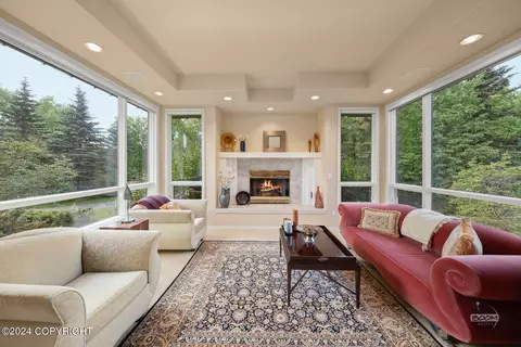 1040 Botanical Heights Cir, Anchorage, AK 99515
