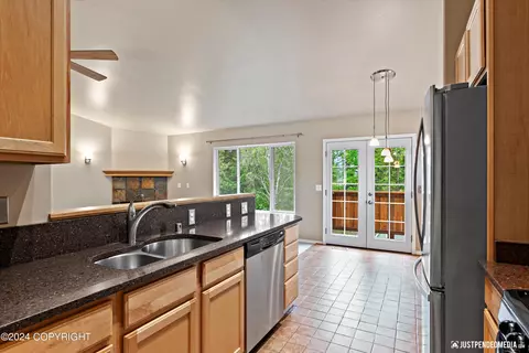 8933 Northwood Park Cir, Eagle River, AK 99577