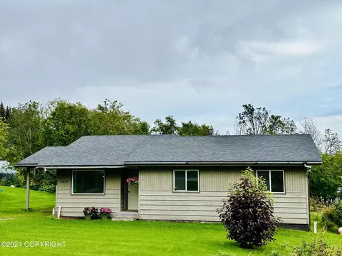 4698 Tamara St, Homer, AK 99603