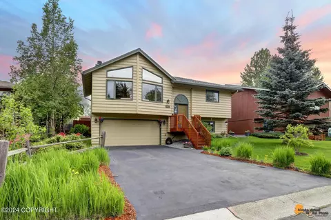 7841 Casey Cir, Anchorage, AK 99507