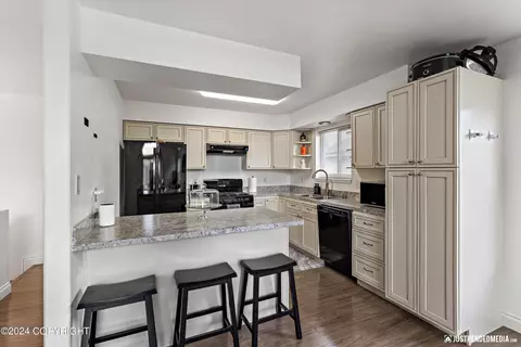 16221 Copper Mountain Cir, Eagle River, AK 99577 photo 4