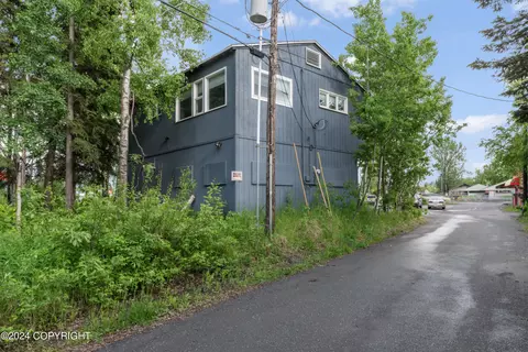 3706 Oregon Dr, Anchorage, AK 99517 photo 3