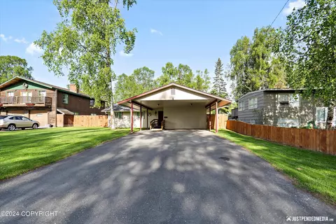 1411 Wolverine St, Anchorage, AK 99504 photo 2