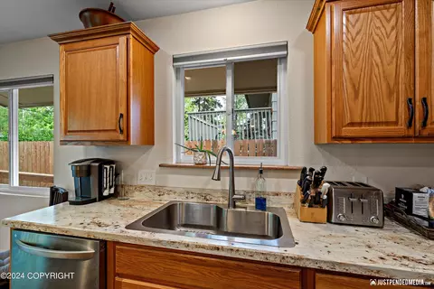 1411 Wolverine St, Anchorage, AK 99504 photo 13