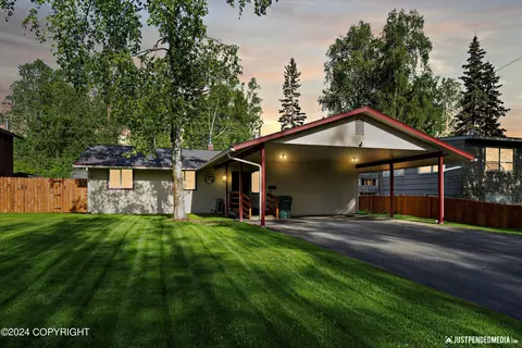 1411 Wolverine St, Anchorage, AK 99504