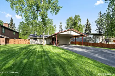 1411 Wolverine St, Anchorage, AK 99504 photo 3