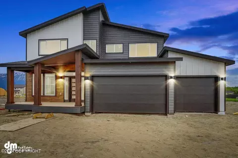 2240 S Crown View Cir, Palmer, AK 99645