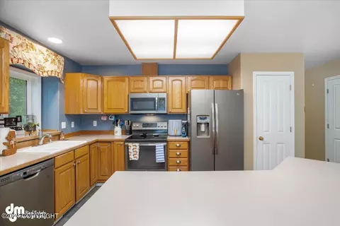 Kitchen - 19732 Samalga Cir, Eagle River, AK 99577 photo 3 of 6