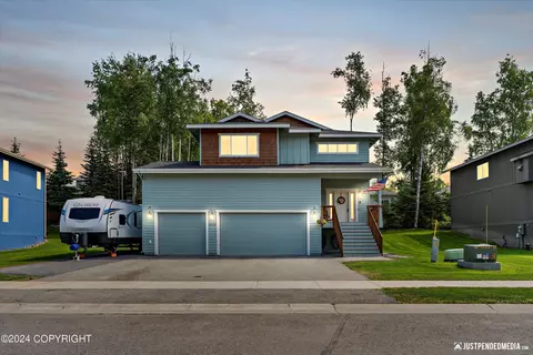 13529 Charmley Cir, Eagle River, AK 99577