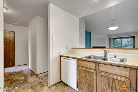 Entry Way - 1859 E Tudor Rd # C-304, Anchorage, AK 99507 photo 2 of 5