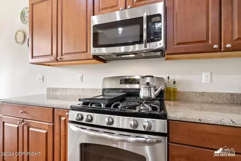 Kitchen - 16188 Rosenburg Cir, Eagle River, AK 99577 photo 9 of 10