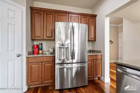 Kitchen - 16188 Rosenburg Cir, Eagle River, AK 99577 photo 6 of 10