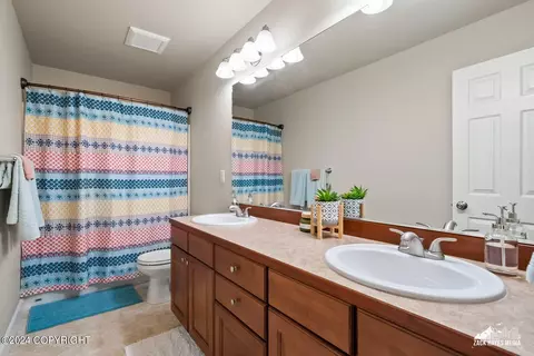 Bath - 16188 Rosenburg Cir, Eagle River, AK 99577 photo 5 of 5