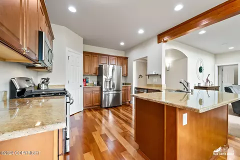 Kitchen - 16188 Rosenburg Cir, Eagle River, AK 99577 photo 2 of 10