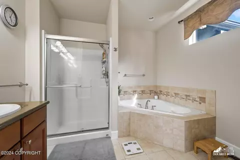 Bath - 16188 Rosenburg Cir, Eagle River, AK 99577 photo 3 of 5