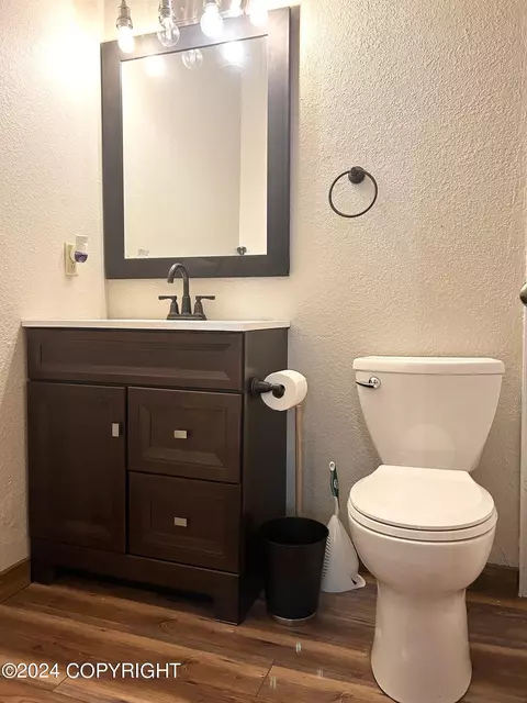 Bath - 9400 Stuart Cir, Eagle River, AK 99577 photo 2 of 4
