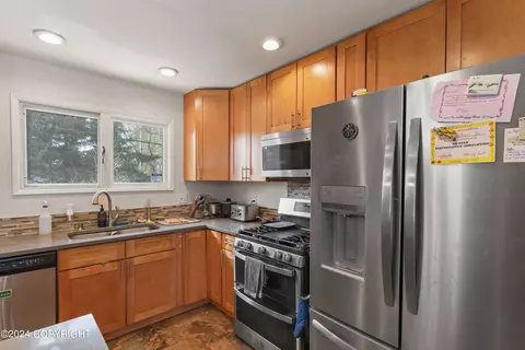 Kitchen - 1642 Cara Loop, Anchorage, AK 99515 photo 4 of 4