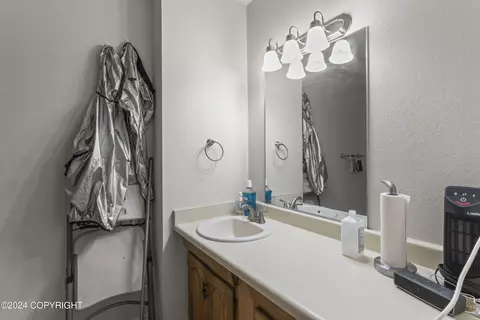 Bath - 1642 Cara Loop, Anchorage, AK 99515 photo 5 of 6