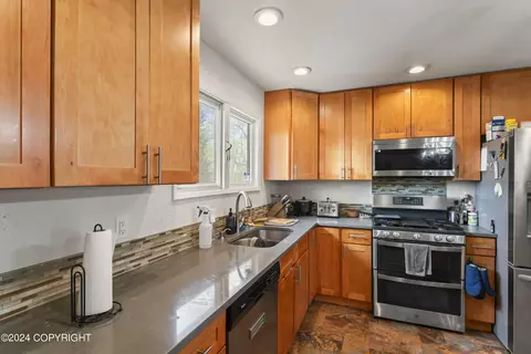 Kitchen - 1642 Cara Loop, Anchorage, AK 99515 photo 3 of 4