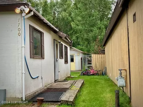7700 Chaimi Loop, Anchorage, AK 99504
