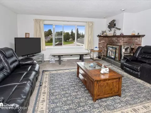 9354 Campbell Terrace Dr, Anchorage, AK 99502