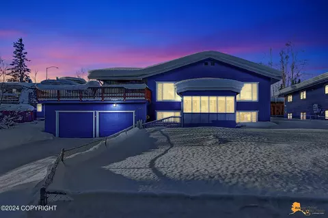 3920 Bryant Ridge Pl, Anchorage, AK 99504