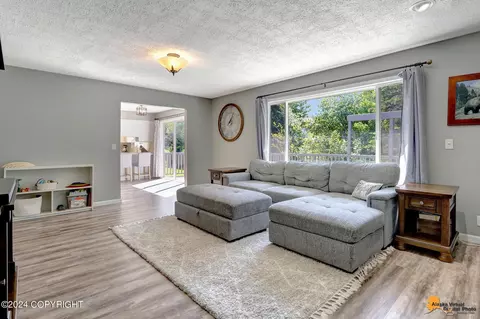 17922 Teklanika Dr, Eagle River, AK 99577 photo 5