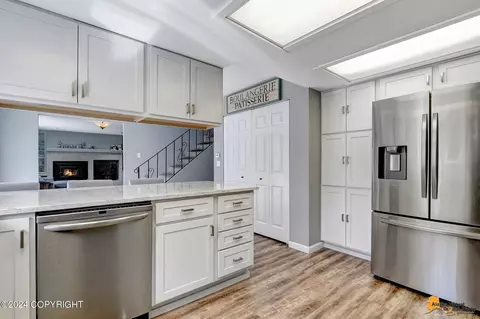 17922 Teklanika Dr, Eagle River, AK 99577 photo 8