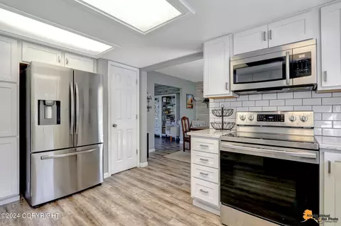 17922 Teklanika Dr, Eagle River, AK 99577 photo 7