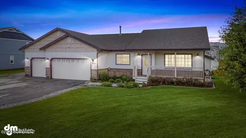 13615 E Field Ln, Palmer, AK 99645