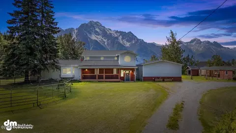 5800 S Bodenburg Loop, Palmer, AK 99645
