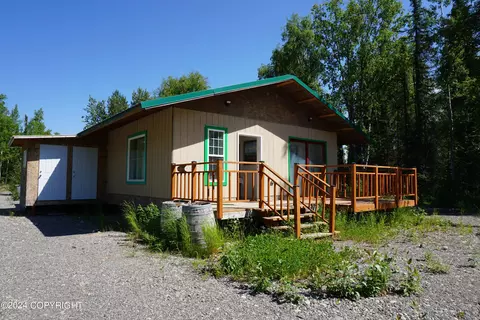37815 S Sunshine Ln, Talkeetna, AK 99676
