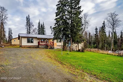 35212 Fallhaven Ln, Sterling, AK 99672