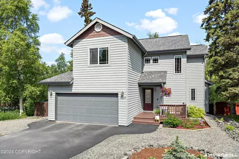 17405 S Juanita Loop, Eagle River, AK 99577