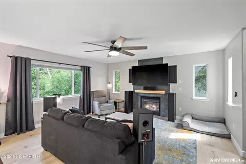 17405 S Juanita Loop, Eagle River, AK 99577 photo 8